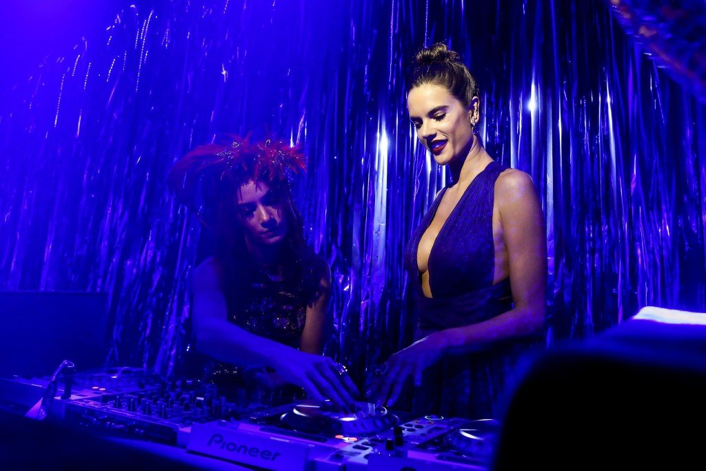 Alessandra Ambrosio Sexy 16 thefappening.so
