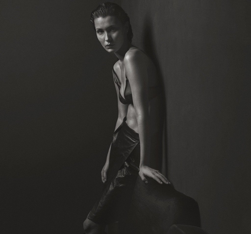Bella Hadid oben ohne & sexy 8