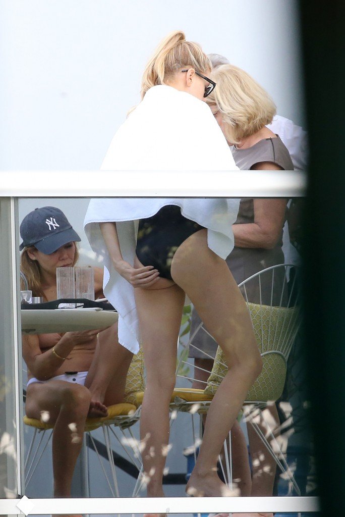 Charlotte McKinney Sexy 8 thefappening.so
