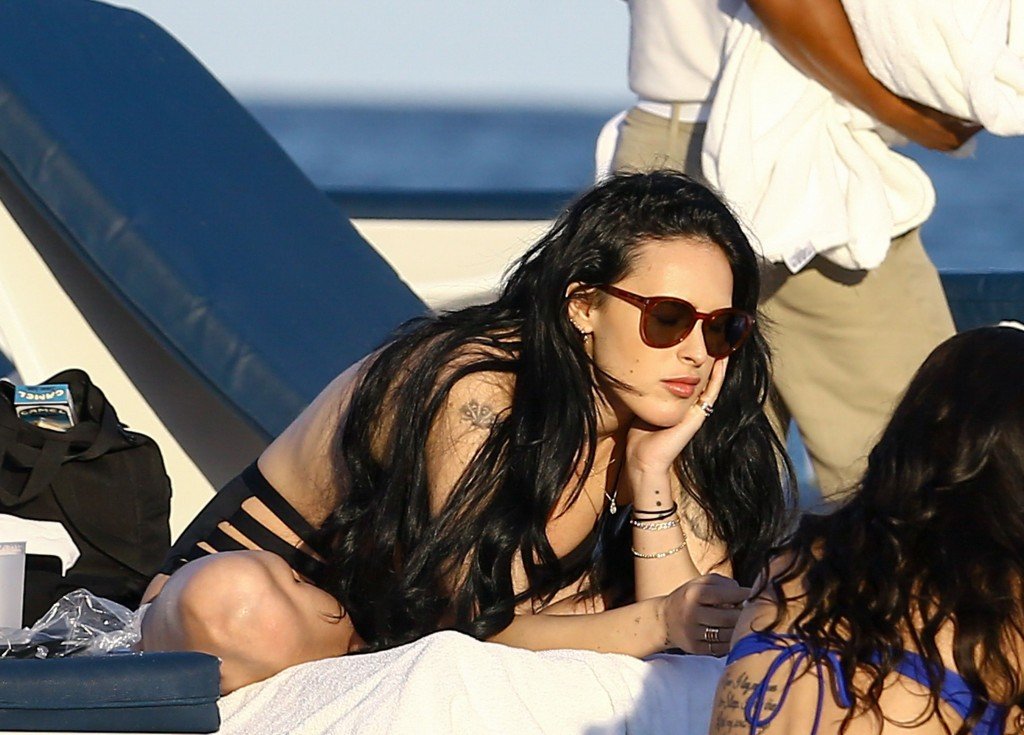 Rumer Willis Sexy 24 thefappening.so
