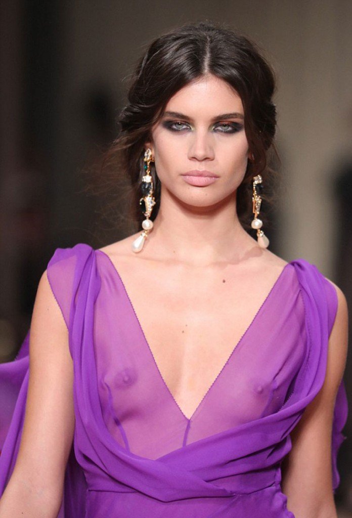 Sara Sampaio Durchsichtig 1