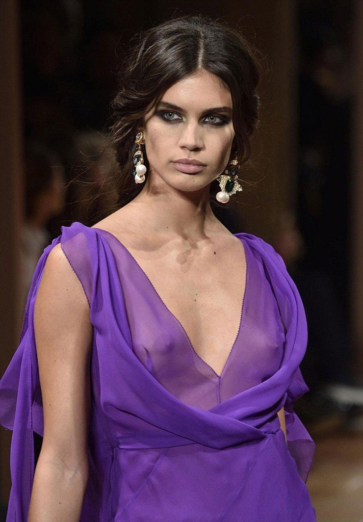 Sara Sampaio Durchsichtig 3