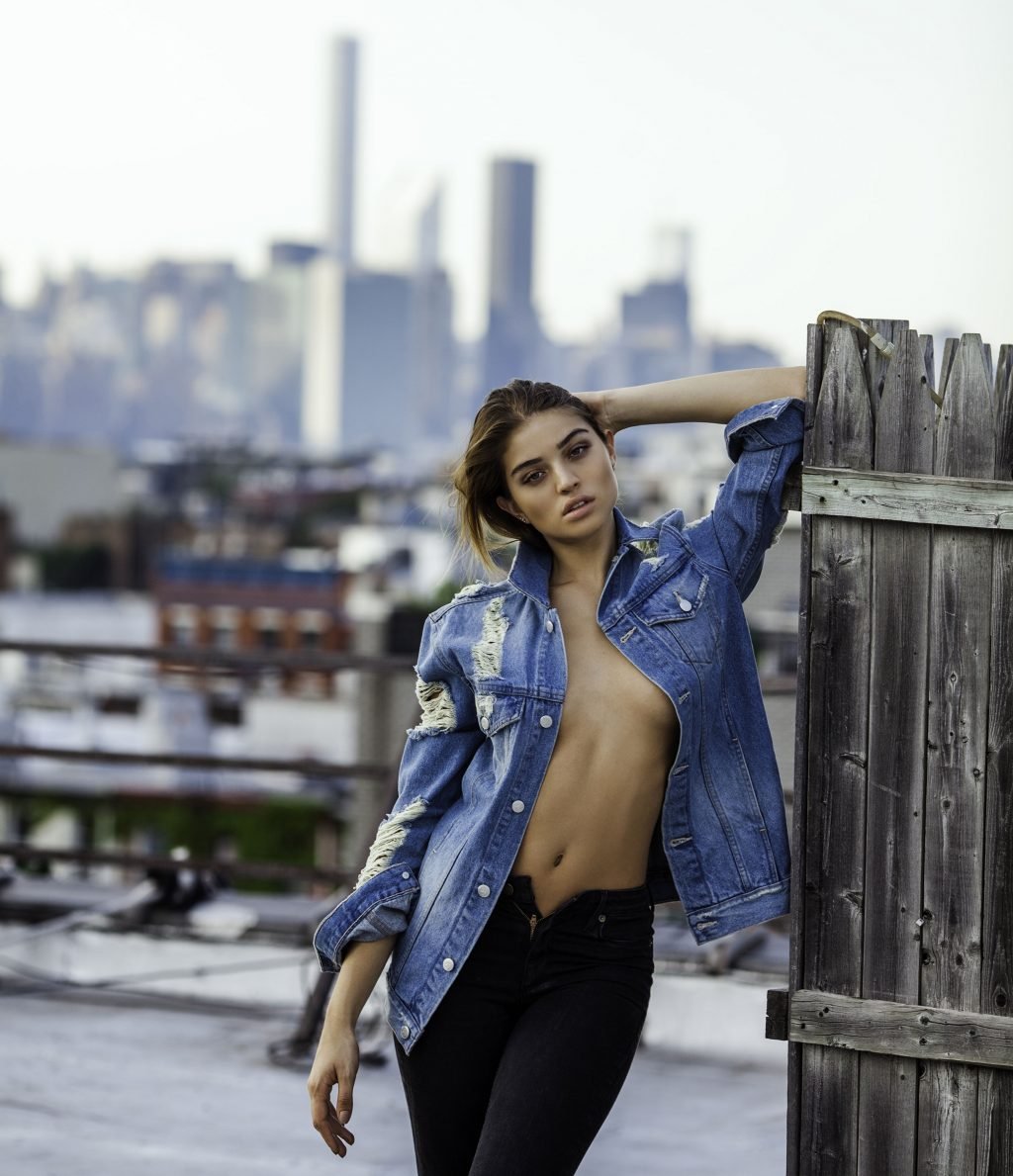 Daniela Lopez Osorio Ohne BH