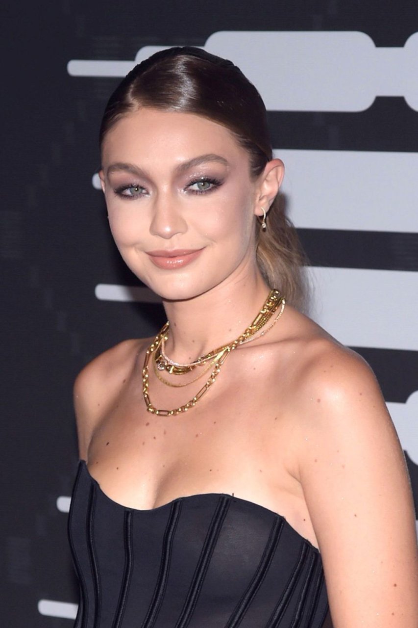 Gigi Hadid Nackt