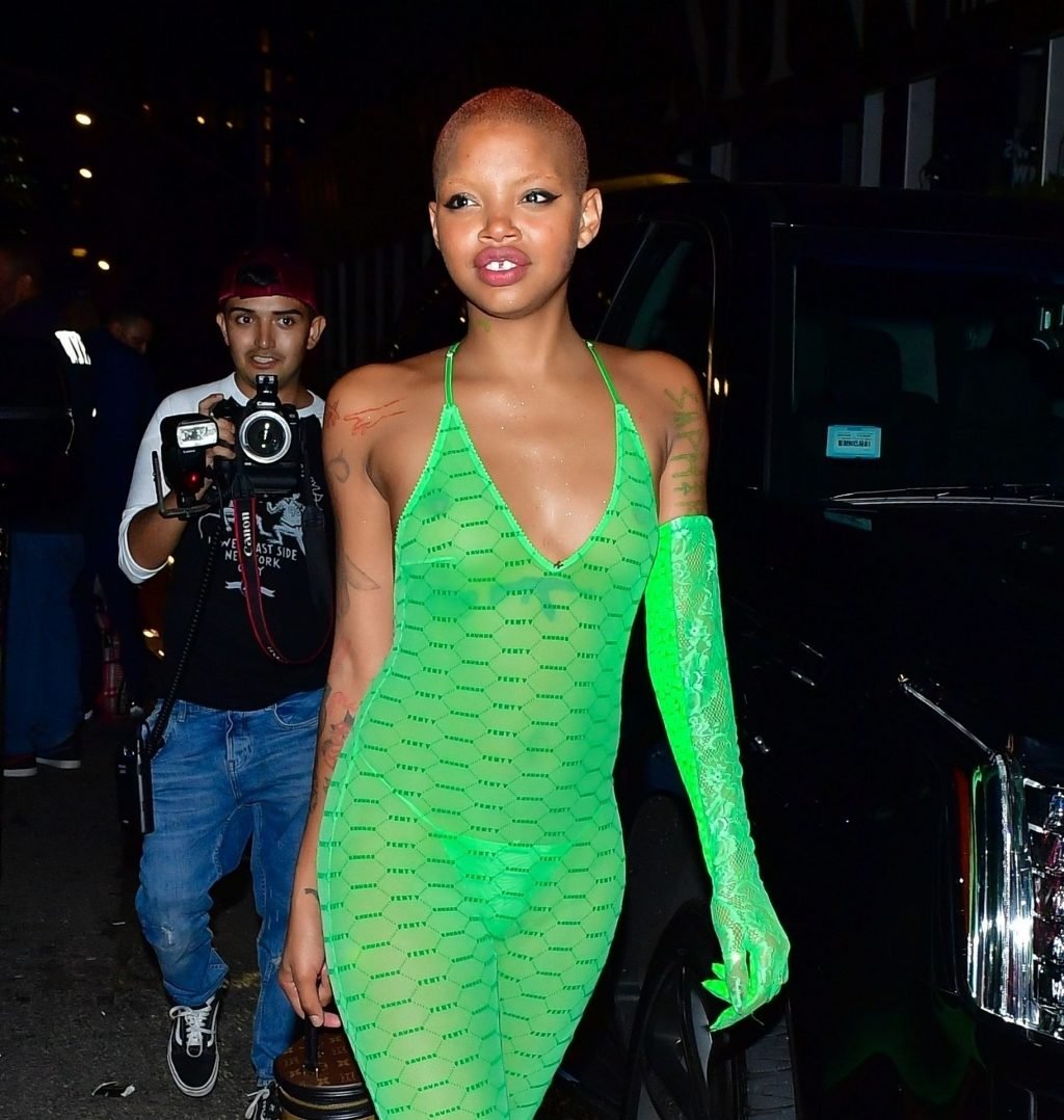 Slick Woods durchsichtig nackt