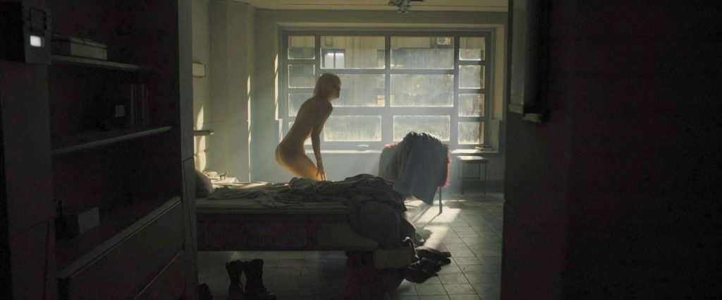 Mackenzie Davis Nackt