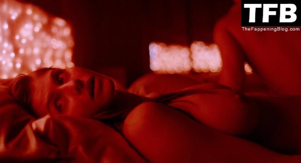 Alexandra Daddario Nackt - Lost Girls and Love Hotels